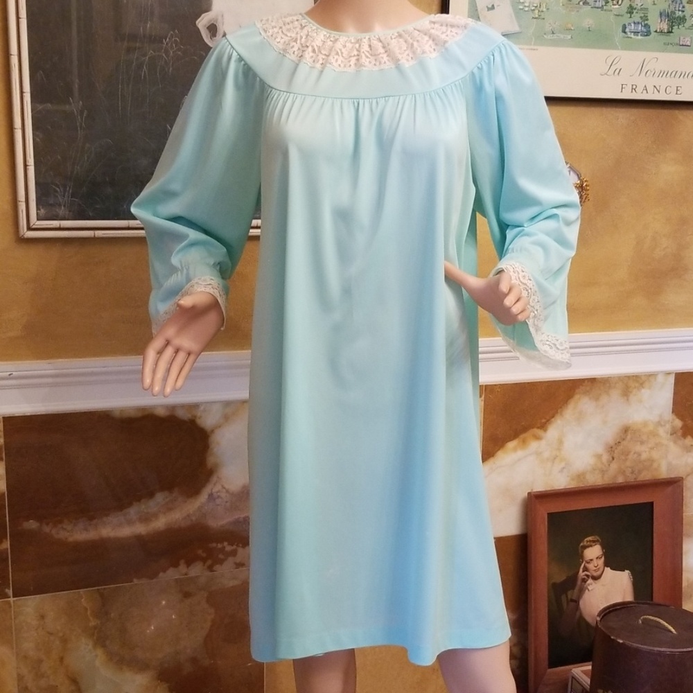 Beautiful Mod 60s Vtg Vassarette Turquoise Nightie